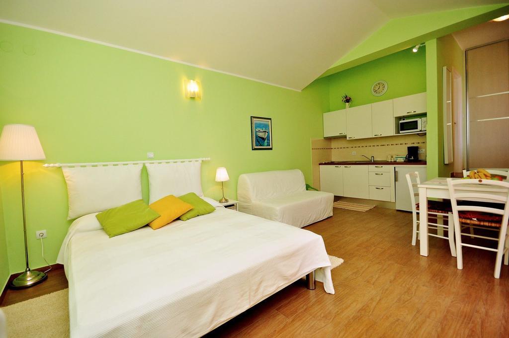 Apartments Petra Near Beach Veruda ภายนอก รูปภาพ